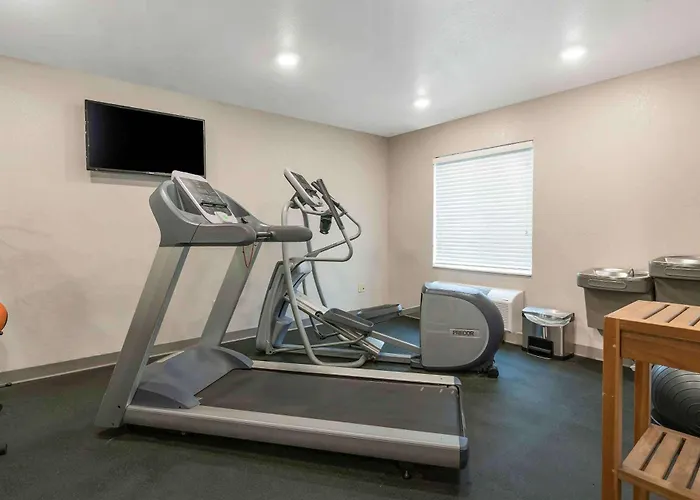 Extended Stay America Select Suites - Louisville - Airport